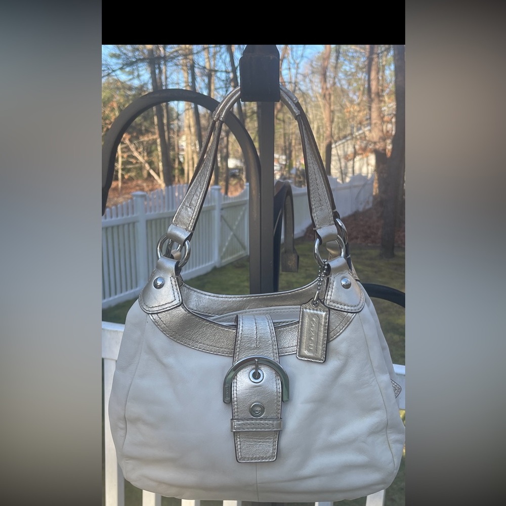 Coach SoHo hobo ivory/white  and gold leather three compartment, shoulder purse